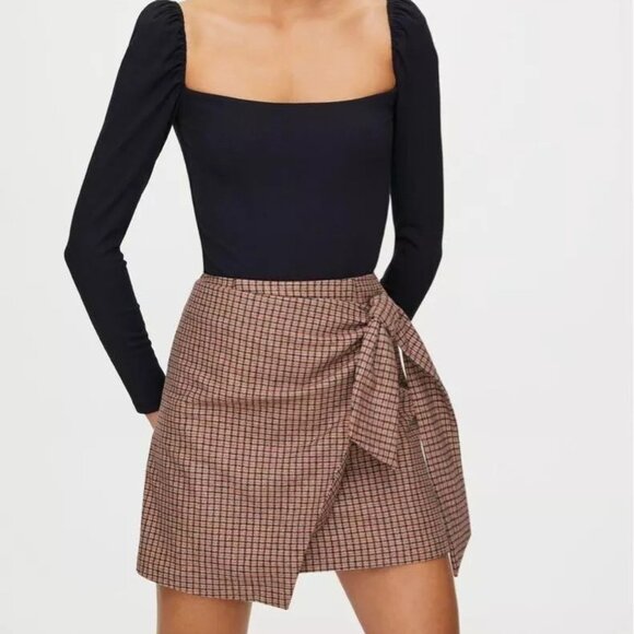 Aritzia WILFRED Dorine Wrap Front Mini Skirt - Picture 2 of 10